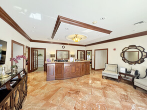 4130-4188 Tamiami Trl N, Naples, FL en alquiler Foto del interior- Imagen 1 de 10