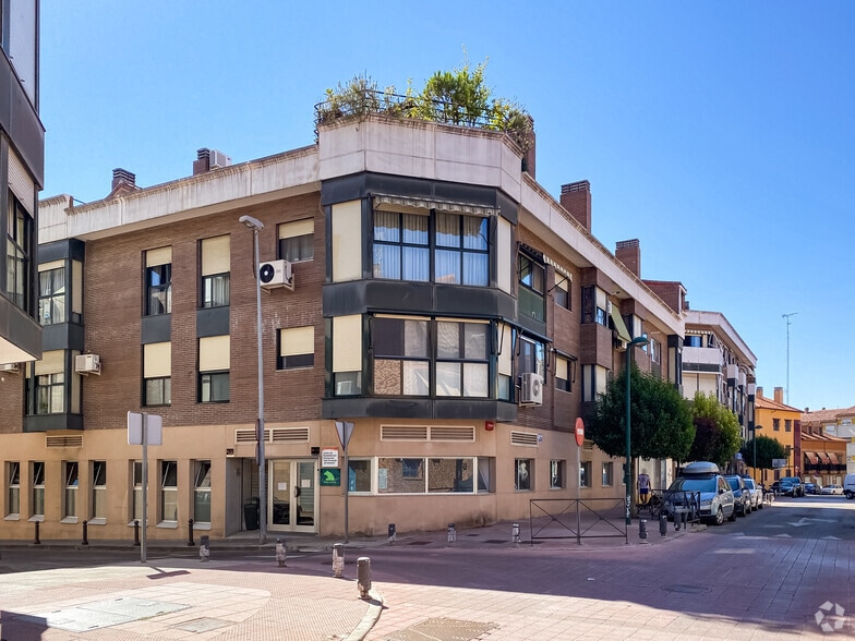 Calle Jardín, 28, San Fernando de Henares, Madrid en alquiler - Foto del edificio - Imagen 1 de 2