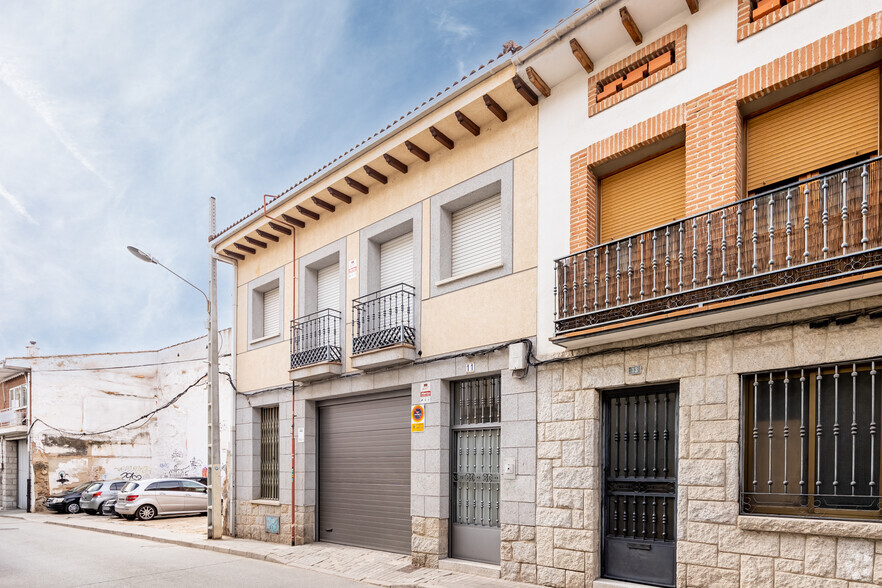 Calle Cruz de San Francisco, 53, Colmenar Viejo, Madrid en alquiler - Foto del edificio - Imagen 3 de 3