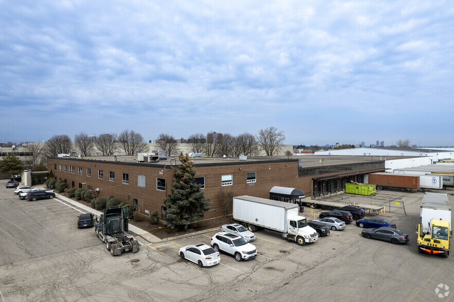 2501 Stanfield Rd, Mississauga, ON en venta - Foto del edificio - Imagen 2 de 2