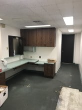 15243 Vanowen St, Van Nuys, CA en alquiler Foto del interior- Imagen 2 de 12