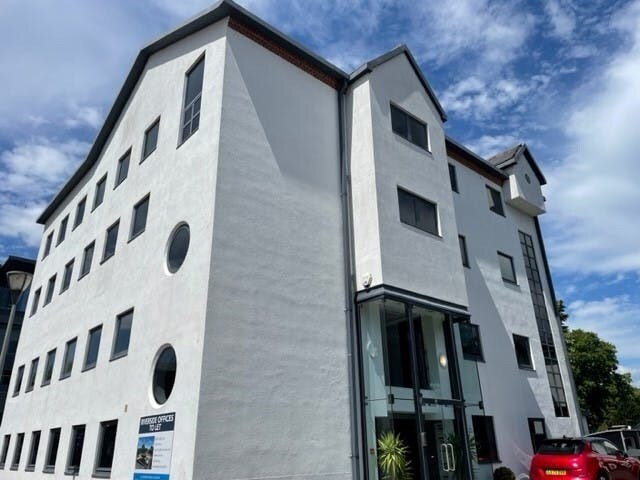 Kingsbury Crescent, Staines en alquiler - Foto del edificio - Imagen 2 de 27