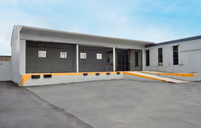 Más detalles de 6721 NW 36th Ave, Miami, FL - Nave en venta