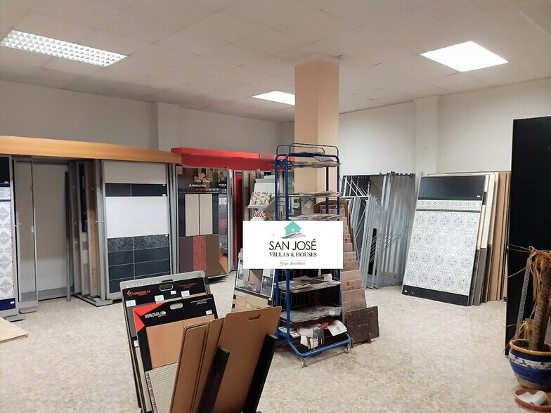 Local en Novelda, Alicante en venta - Foto del edificio - Imagen 3 de 10