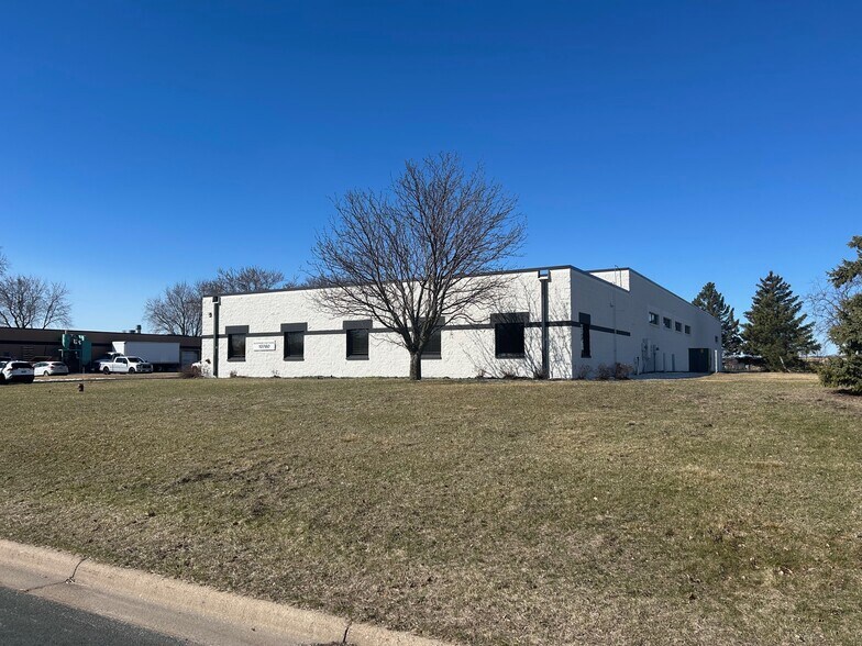 10760 NE Mankato St, Blaine, MN en venta - Foto del edificio - Imagen 2 de 5