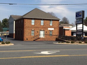 24 Idlewood Blvd, Staunton, VA en venta Foto del edificio- Imagen 2 de 7