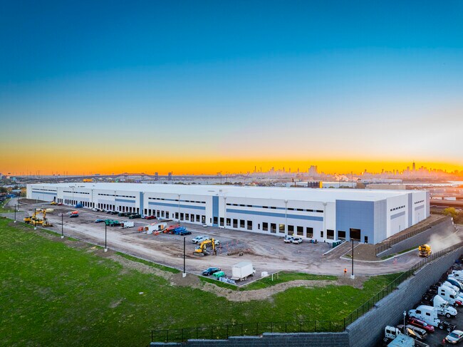 Más detalles de 105-161 Hyatt Ave, Newark, NJ - Nave en alquiler