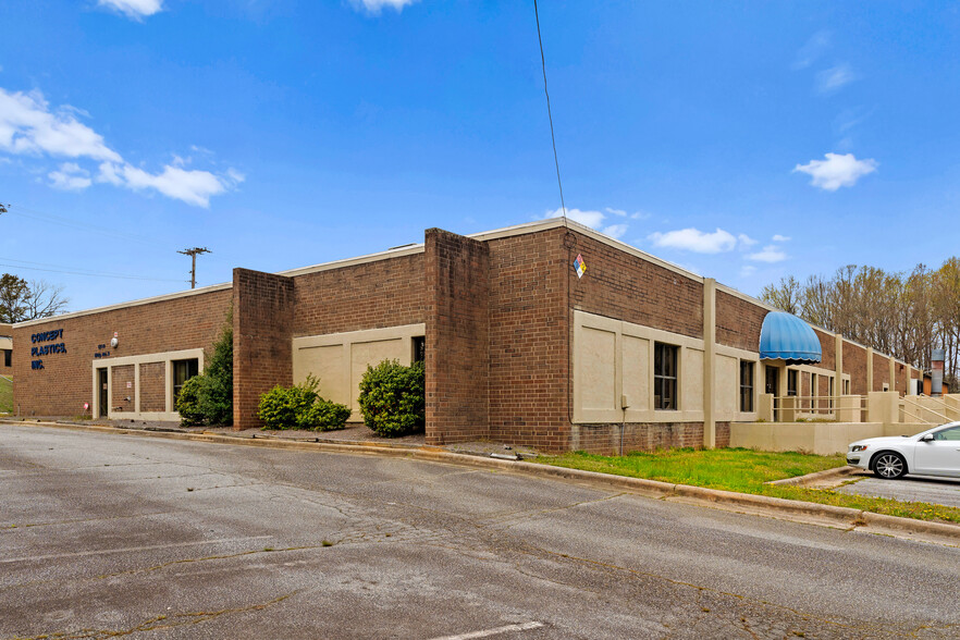 1210 Hickory Chapel Rd, High Point, NC en alquiler - Foto del edificio - Imagen 2 de 7