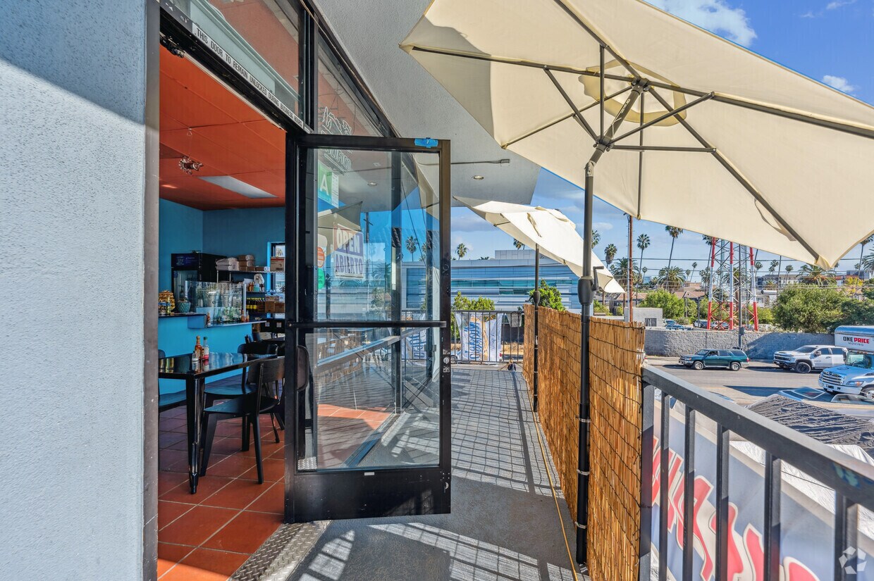 1133 S Vermont Ave, Los Angeles, CA en alquiler Foto del interior- Imagen 1 de 12