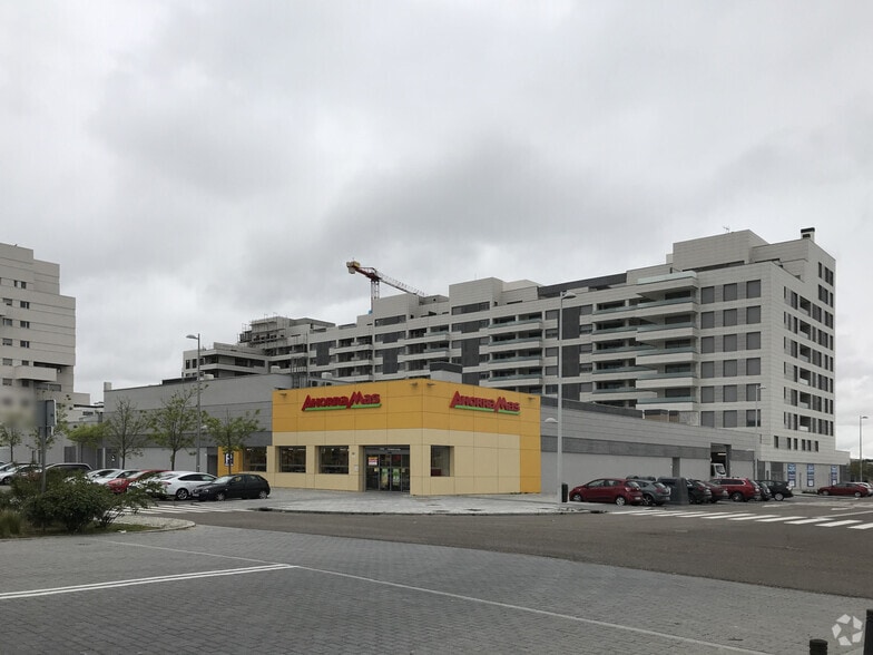 Calle José Antonio Fernández Ordóñez, 45, Madrid, Madrid en alquiler - Foto del edificio - Imagen 1 de 1