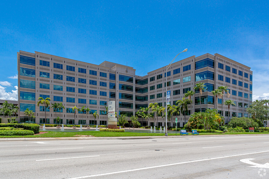 8400 NW 36th St, Miami, FL en alquiler - Foto del edificio - Imagen 1 de 6