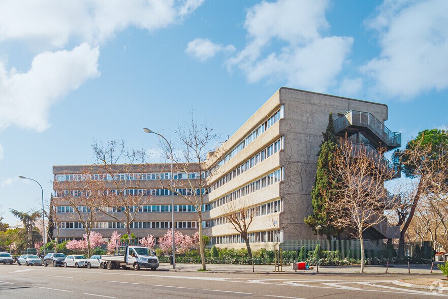 Calle de Velázquez, 157, Madrid, Madrid en alquiler - Foto del edificio - Imagen 3 de 3
