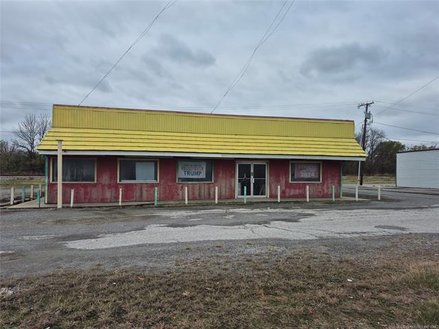 325 Chouteau Ave, Chouteau, OK en venta - Foto del edificio - Imagen 3 de 3