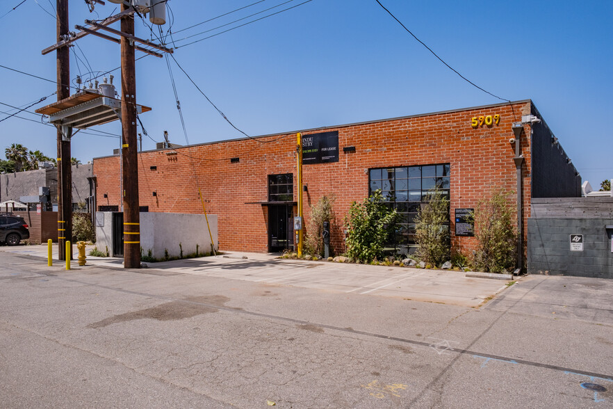 5909 Blackwelder St, Culver City, CA en alquiler - Foto del edificio - Imagen 1 de 16