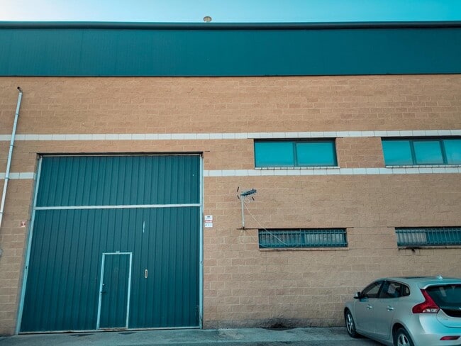 Más detalles de Carrer dels Forns, 26, Cardona - Nave en venta