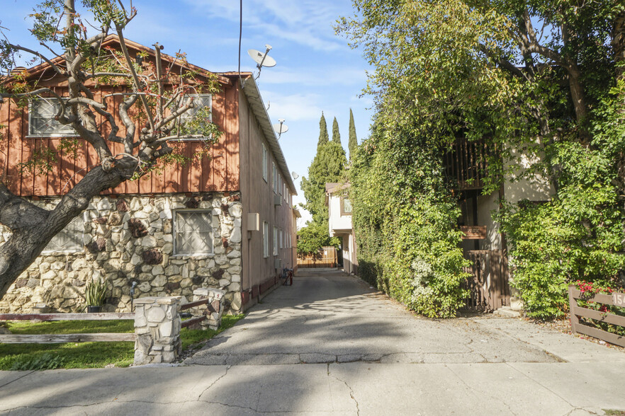 15461 Moorpark St, Sherman Oaks, CA en venta - Foto del edificio - Imagen 3 de 33