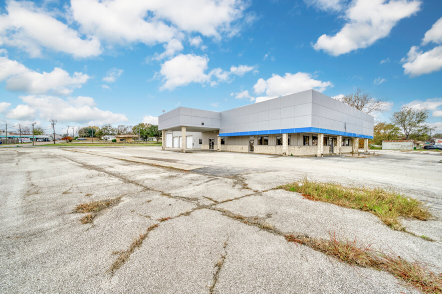 201 N May St, Madisonville, TX en venta - Foto del edificio - Imagen 2 de 47