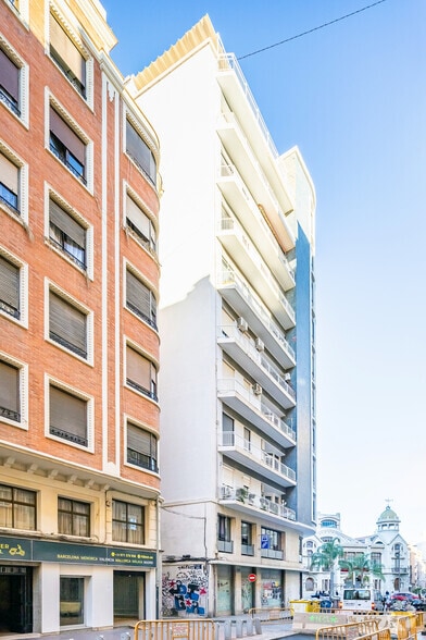 Plaça de la Ciudad de Brujas, 3, València, Valencia en alquiler - Foto del edificio - Imagen 3 de 3