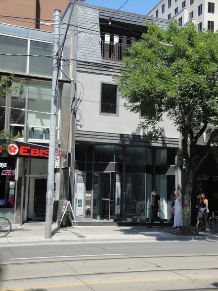 202 Queen St W, Toronto, ON en alquiler - Foto del edificio - Imagen 3 de 9