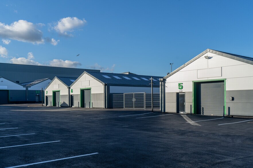 23 Crown Rd, Enfield en alquiler - Foto del edificio - Imagen 2 de 41