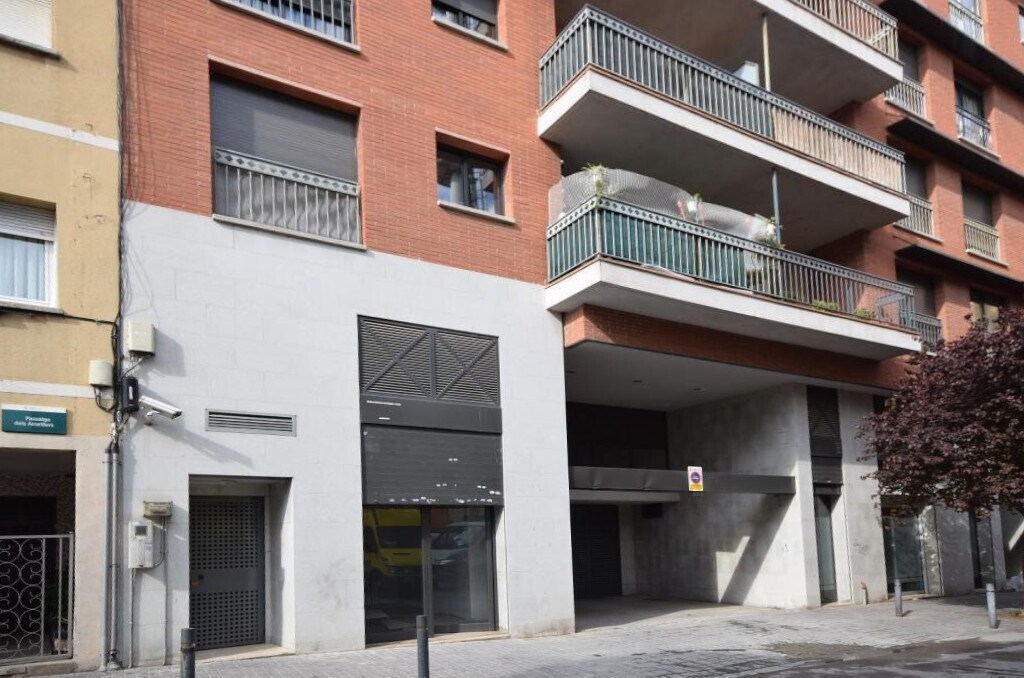 Edificio residencial en Cerdanyola del Vallès, Barcelona en venta Foto principal- Imagen 1 de 4