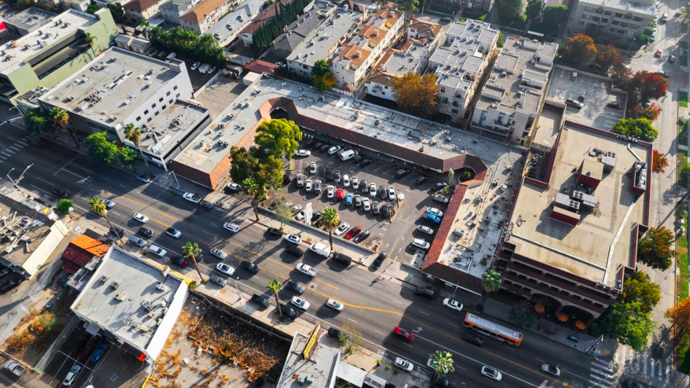 15030 Ventura Blvd, Sherman Oaks, CA en alquiler - Foto del edificio - Imagen 3 de 16