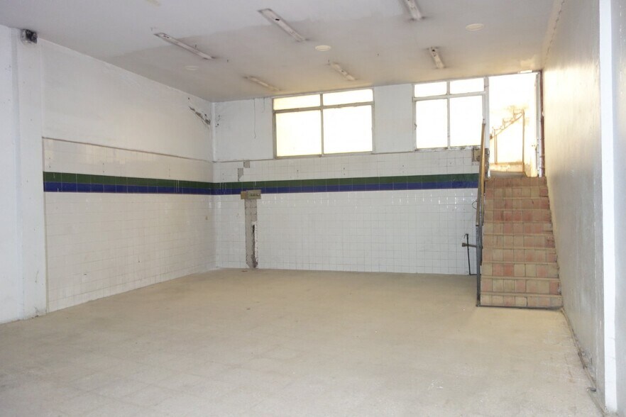 Local en Alcalá de Guadaíra en venta - Foto del edificio - Imagen 3 de 6
