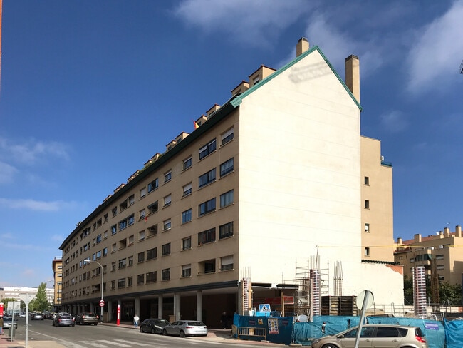 Más detalles de Calle Gerardo Diego, Alcalá de Henares - Edificio residencial​ en venta