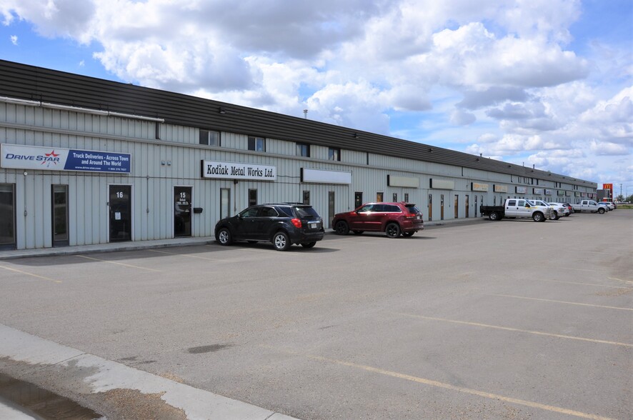 1906 4th St, Leduc County, AB en alquiler - Foto del edificio - Imagen 3 de 8