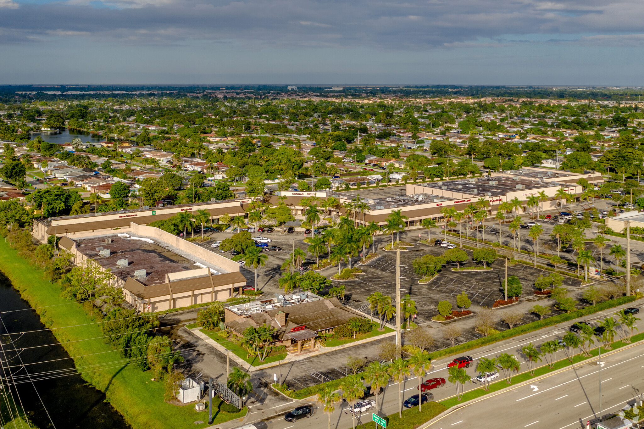 2019-2097 N University Dr, Sunrise, FL en alquiler Foto del edificio- Imagen 1 de 14