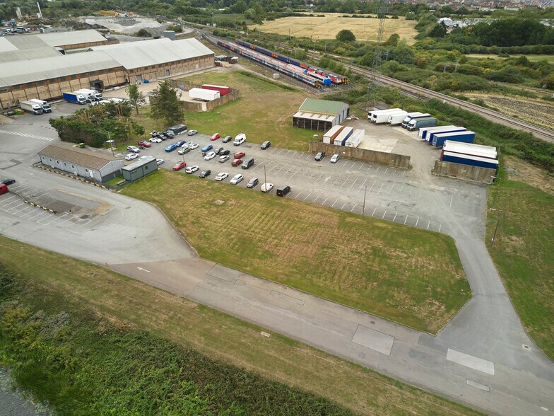 Road and Rail Distribution Centre, Queen Adelaide Way, Ely en alquiler - Vista aérea - Imagen 3 de 9