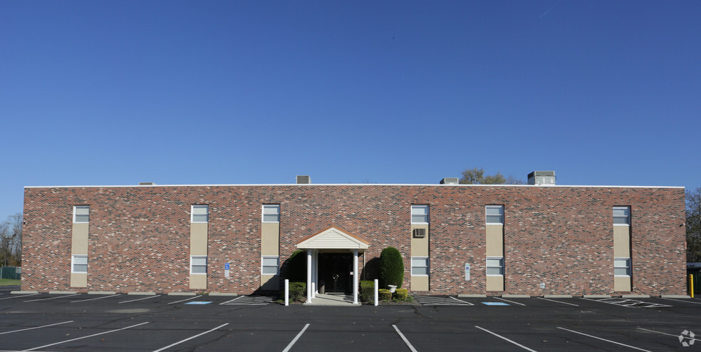 1380 S Pennsylvania Ave, Morrisville, PA en alquiler - Foto del edificio - Imagen 2 de 5