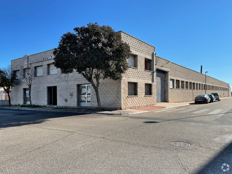 Naves en Torrijos, Toledo en venta - Foto del edificio - Imagen 2 de 8