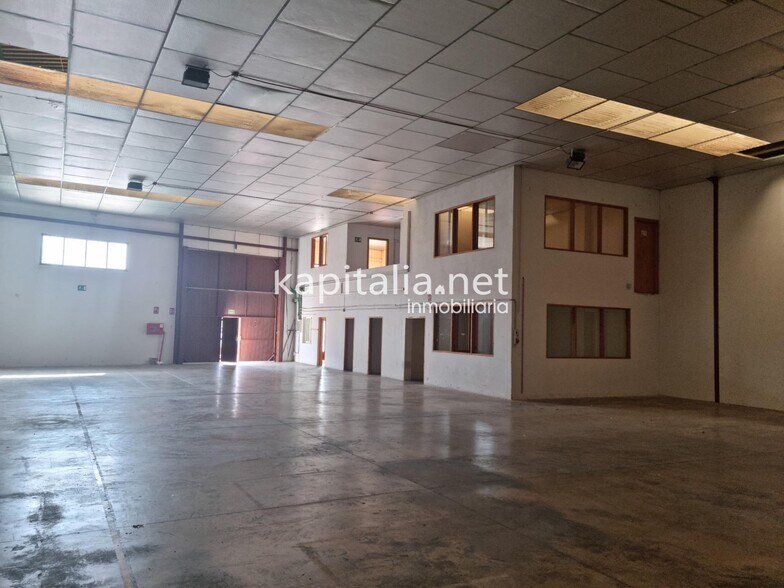 Nave en Valencia de Alcántara en alquiler - Foto del edificio - Imagen 3 de 6