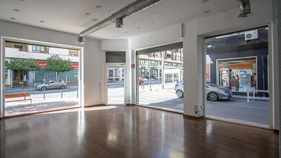 Local en Elda, Alicante en alquiler - Foto del interior - Imagen 3 de 11