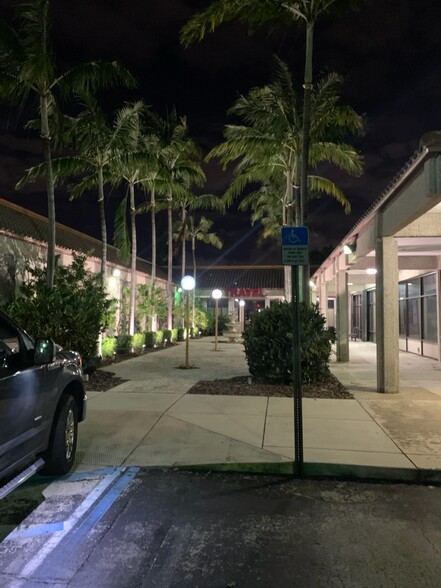 46th Ave, Hollywood, FL en alquiler - Foto del edificio - Imagen 2 de 9