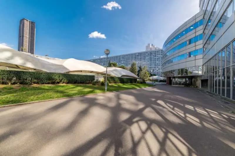 7-11 Place Des Cinq Martyrs Du Lycée Buffon, Paris en alquiler - Foto del edificio - Imagen 2 de 22