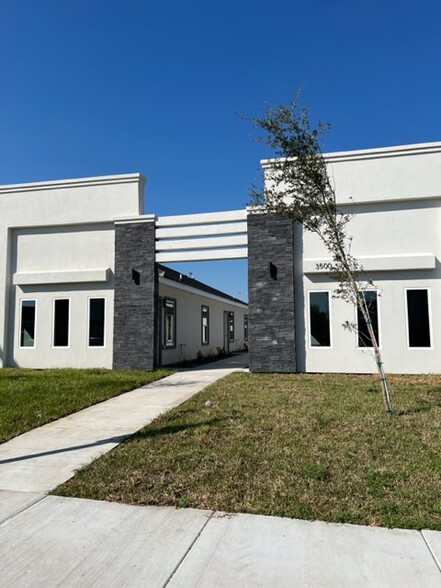 Stonebriar Portfolio of 3 New Fourplexes cartera de 3 inmuebles en venta en LoopNet.es - Foto del edificio - Imagen 1 de 50