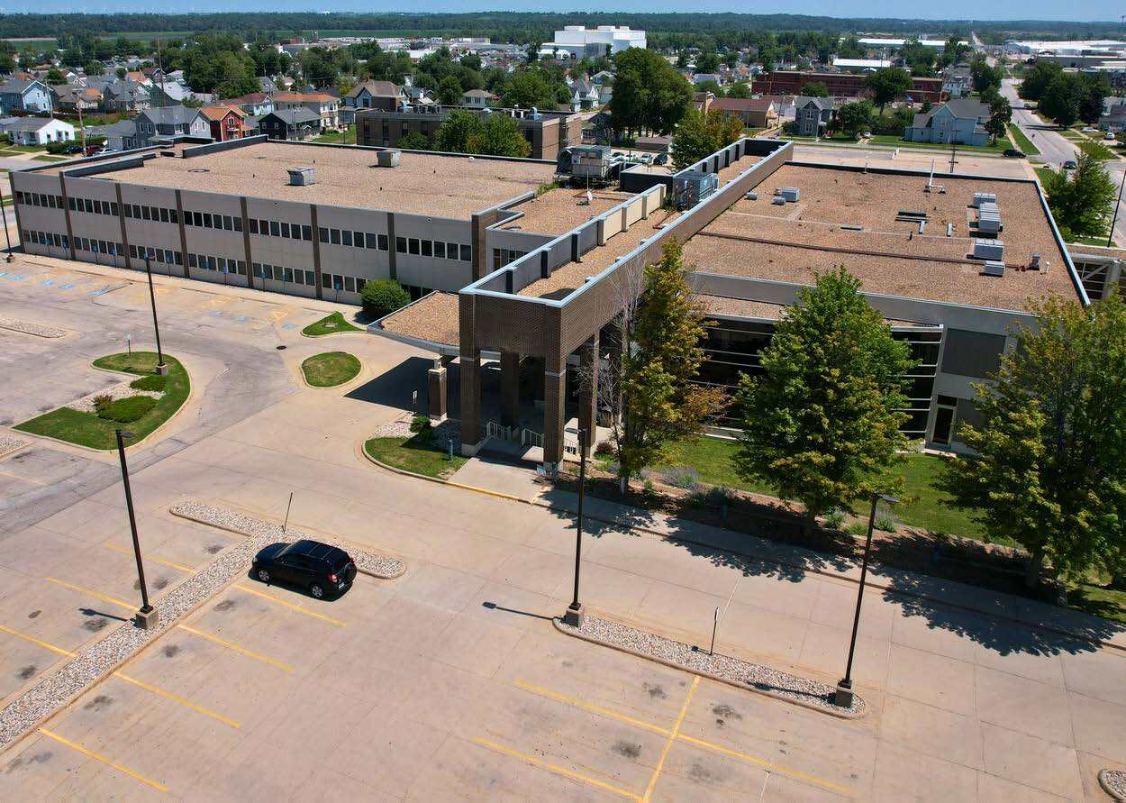 312 E Main St, Marshalltown, IA en venta Foto del edificio- Imagen 1 de 7