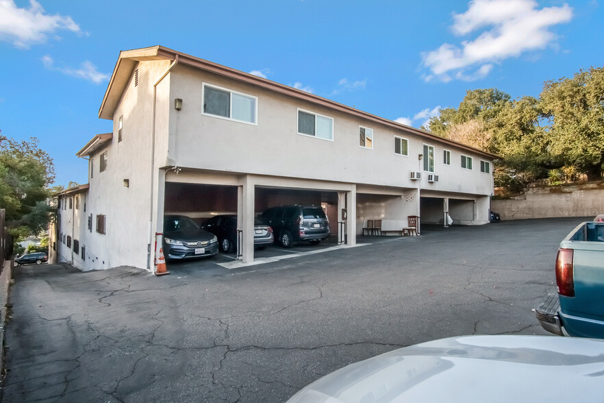 5670 Ash St, Highland Park, CA en venta - Foto del edificio - Imagen 3 de 7