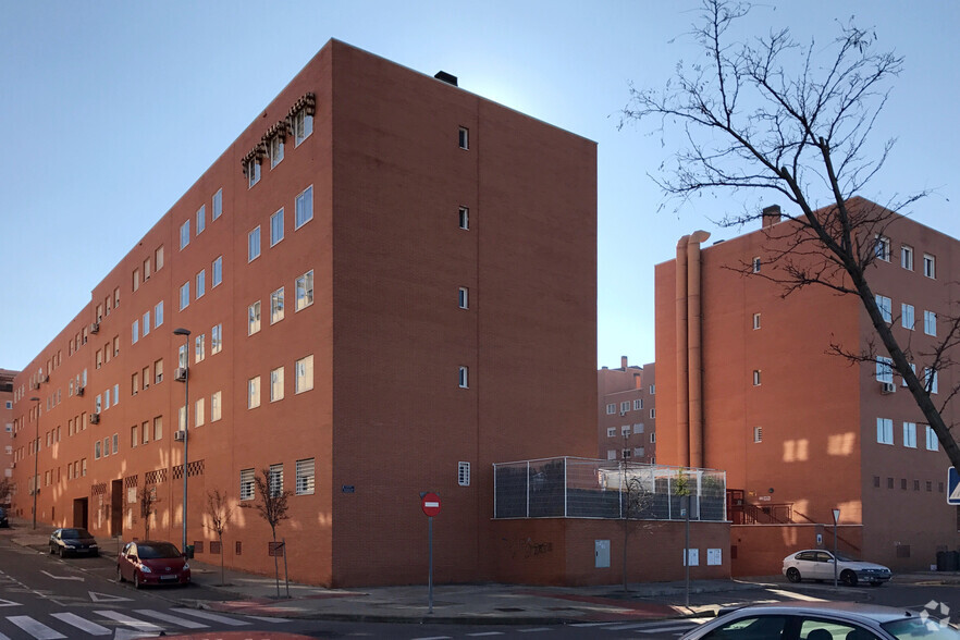 Calle Presidente José María Aznar, 42, Arganda del Rey, Madrid en venta - Foto del edificio - Imagen 2 de 3