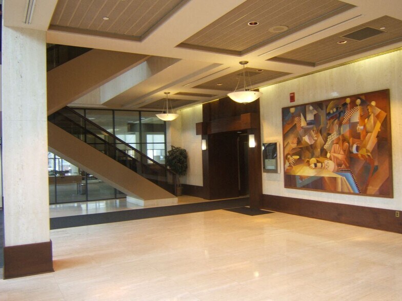 220 Market Ave S, Canton, OH en alquiler - Foto del interior - Imagen 2 de 5