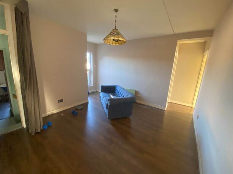 97 Howbury St, Bedford en venta - Foto del interior - Imagen 3 de 5