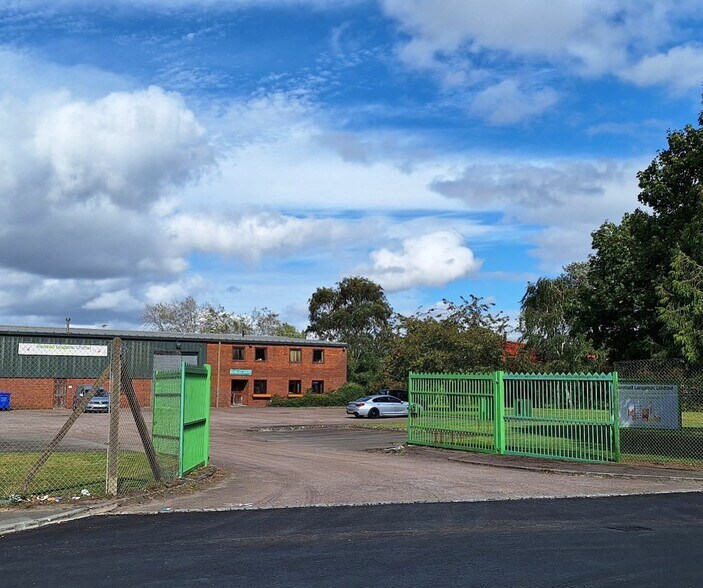 Lower Tuffley Ln, Gloucester en alquiler - Foto del edificio - Imagen 3 de 3