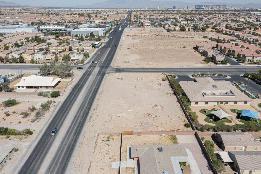 Decatur Blvd, Las Vegas, NV en venta - Foto del edificio - Imagen 3 de 16