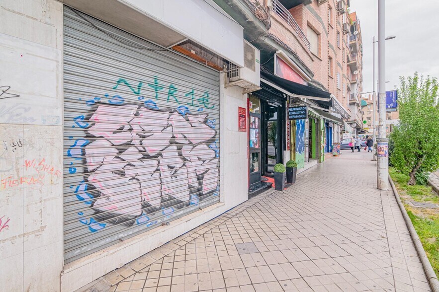 Local en Granada, Granada en venta - Foto del edificio - Imagen 1 de 26