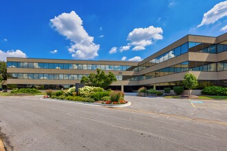 2707 Butterfield Rd, Oak Brook, IL en alquiler Foto del edificio- Imagen 1 de 3