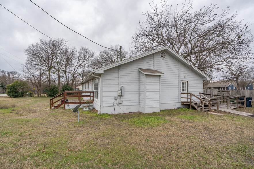 205 E Myrtle Ln, Liberty Hill, TX en venta - Foto del edificio - Imagen 2 de 31