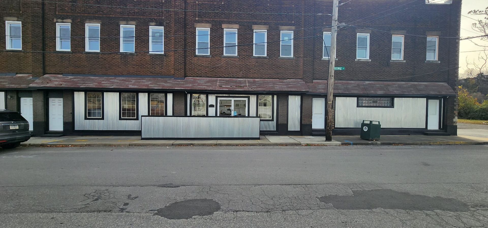 373 Munson Ave, Mc Kees Rocks, PA en alquiler Foto del edificio- Imagen 1 de 4