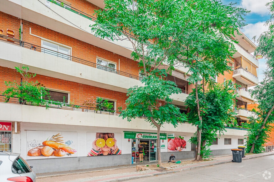 Calle de Velayos, 4, Madrid, Madrid en alquiler - Foto del edificio - Imagen 2 de 2